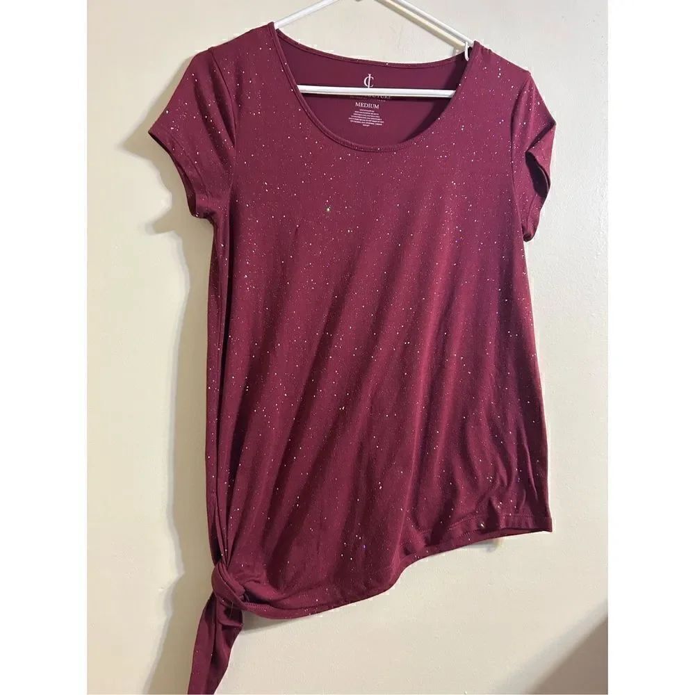 Juicy couture glitter side tie tee
Size meduim